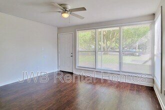 9267 Waynesboro Ave in Jacksonville, FL - Building Photo - Building Photo