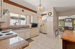 38 George St, Unit 2 in Medford, MA - Building Photo