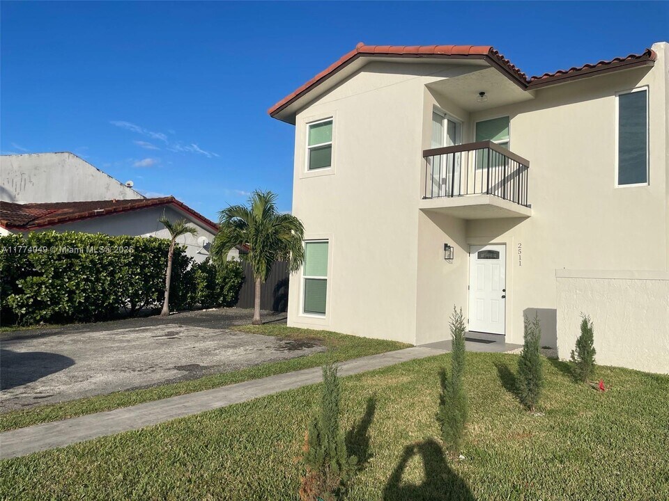 2511 SW 112th Ct in Miami, FL - Building Photo