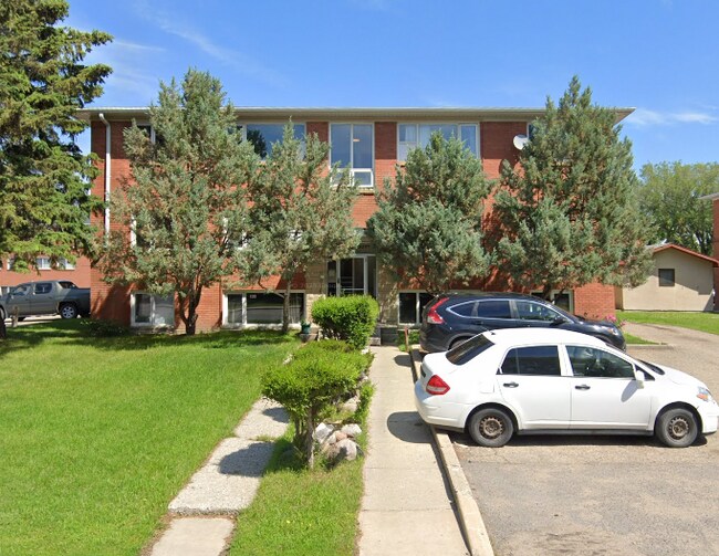 2816 Parliament Ave in Regina, SK - Building Photo - Building Photo