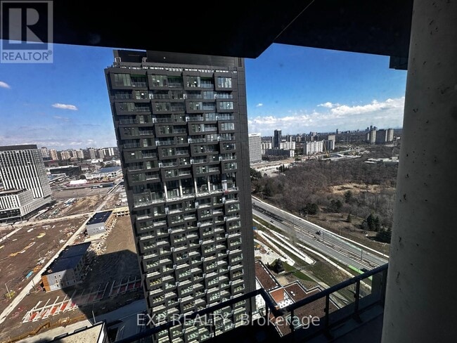 1 Quarrington Lane in North York, ON - Building Photo - Building Photo