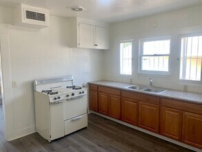 212 E O'Neil Ave in Fresno, CA - Building Photo - Building Photo