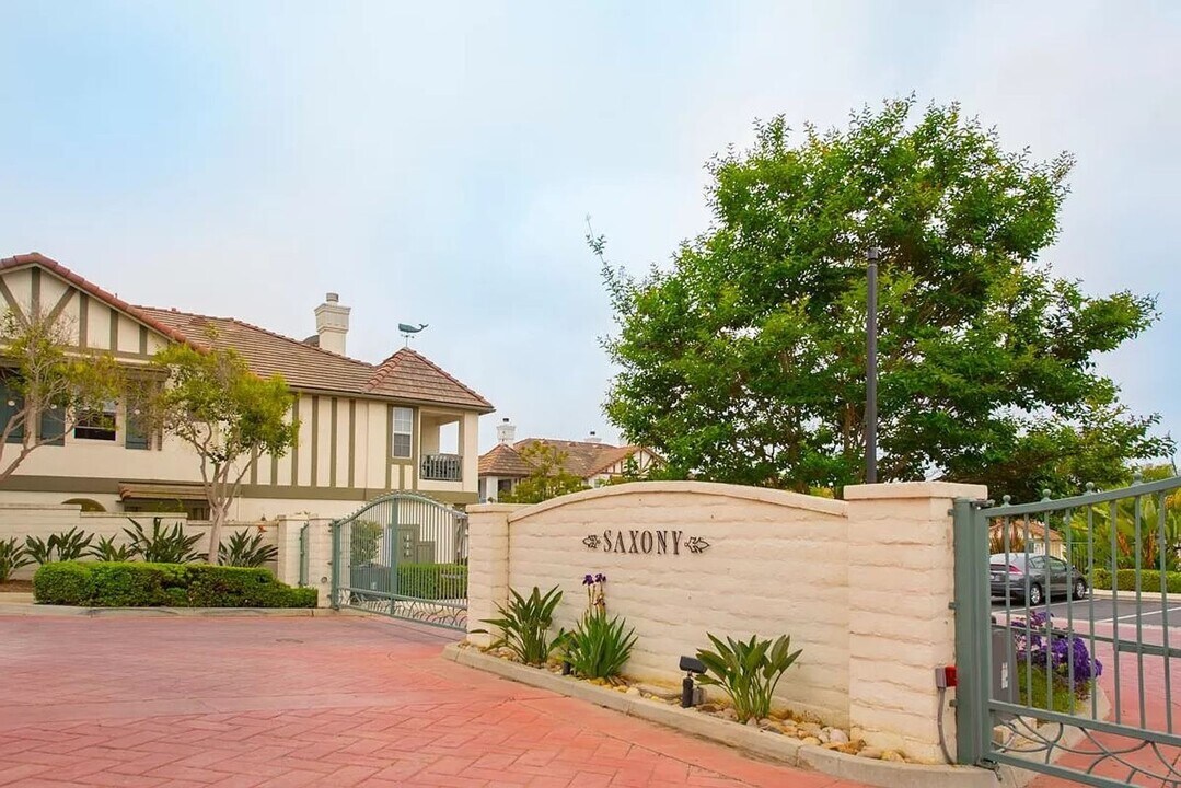 558 Sweet Pea Pl in Encinitas, CA - Building Photo