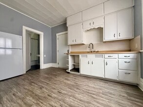 1853 Leahy St in Muskegon, MI - Building Photo - Building Photo