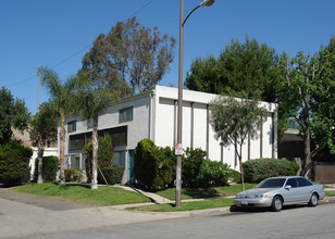 702 Fondren St in Orange, CA - Building Photo - Building Photo