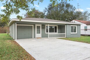 3314 1st Ave S in Texas City, TX - Building Photo