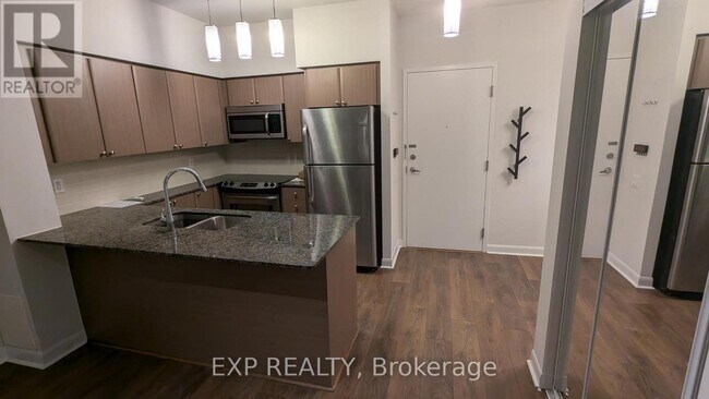 525 Wilson Ave in Toronto, ON - Building Photo - Building Photo