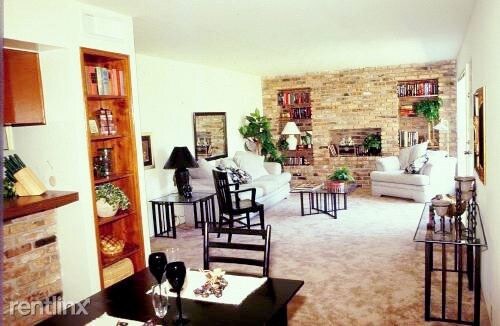 1617 Fountain View Dr in Houston, TX - Building Photo - Building Photo