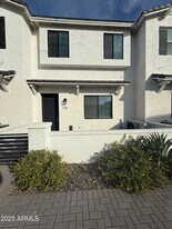 3230 E Thomas Rd in Mesa, AZ - Building Photo