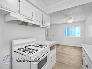 868 Victor Ave in Inglewood, CA - Building Photo - Building Photo