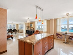 251 174th St in Sunny Isles Beach, FL - Building Photo - Building Photo