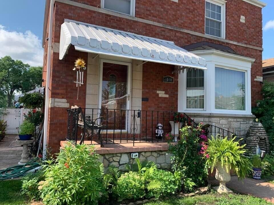 6101 W Fletcher St in Chicago, IL - Building Photo