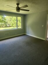 202 Sanborn Ave, Unit 2 in Big Rapids, MI - Foto de edificio - Building Photo