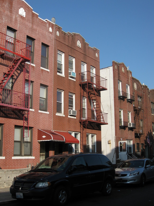 1764 79th St in Brooklyn, NY - Foto de edificio - Building Photo