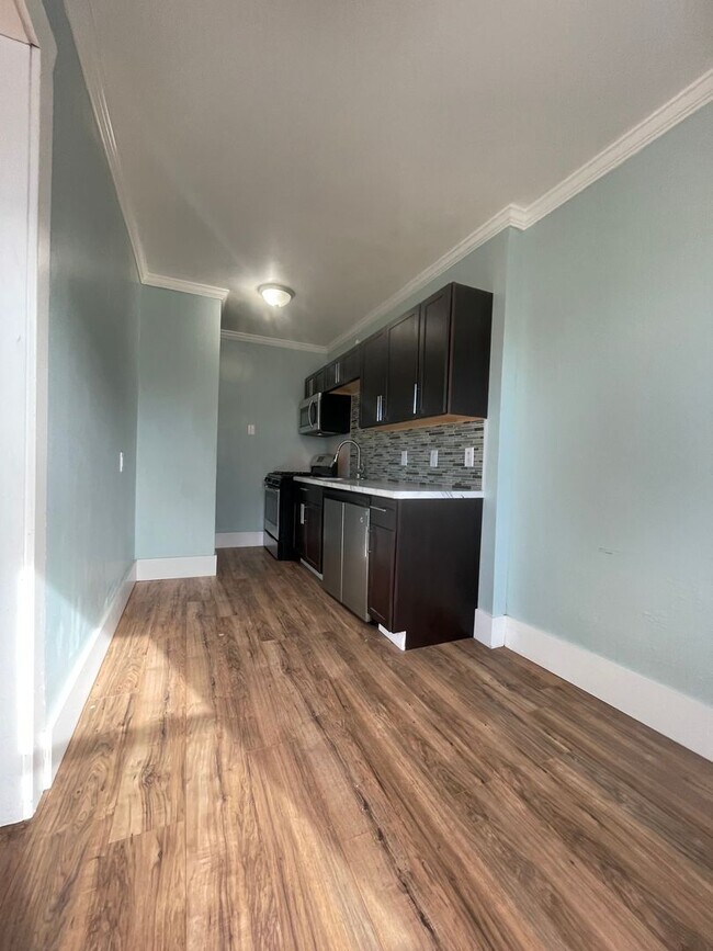 1117 S. Plymouth Avenue