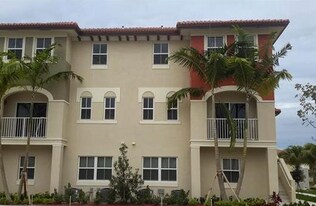 8850 97th NW Ave, Unit 214 in Doral, FL - Building Photo
