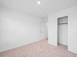 2102 Hyde Acrs St in League City, TX - Building Photo - Building Photo