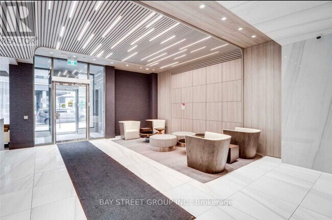 75-775 Canterbury Pl in Toronto, ON - Building Photo - Building Photo