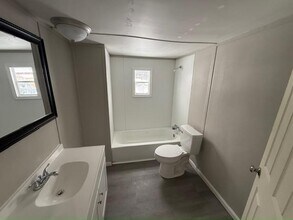 1335 Glenwood Alley in Huntington, IN - Building Photo - Building Photo