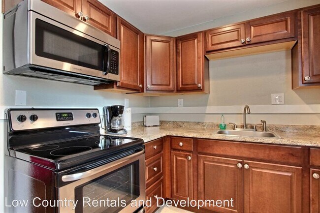 309 E 58th St in Savannah, GA - Building Photo - Building Photo