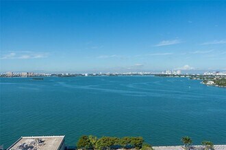7901 Hispanola Ave, Unit # 1607 in North Bay Village, FL - Foto de edificio - Building Photo