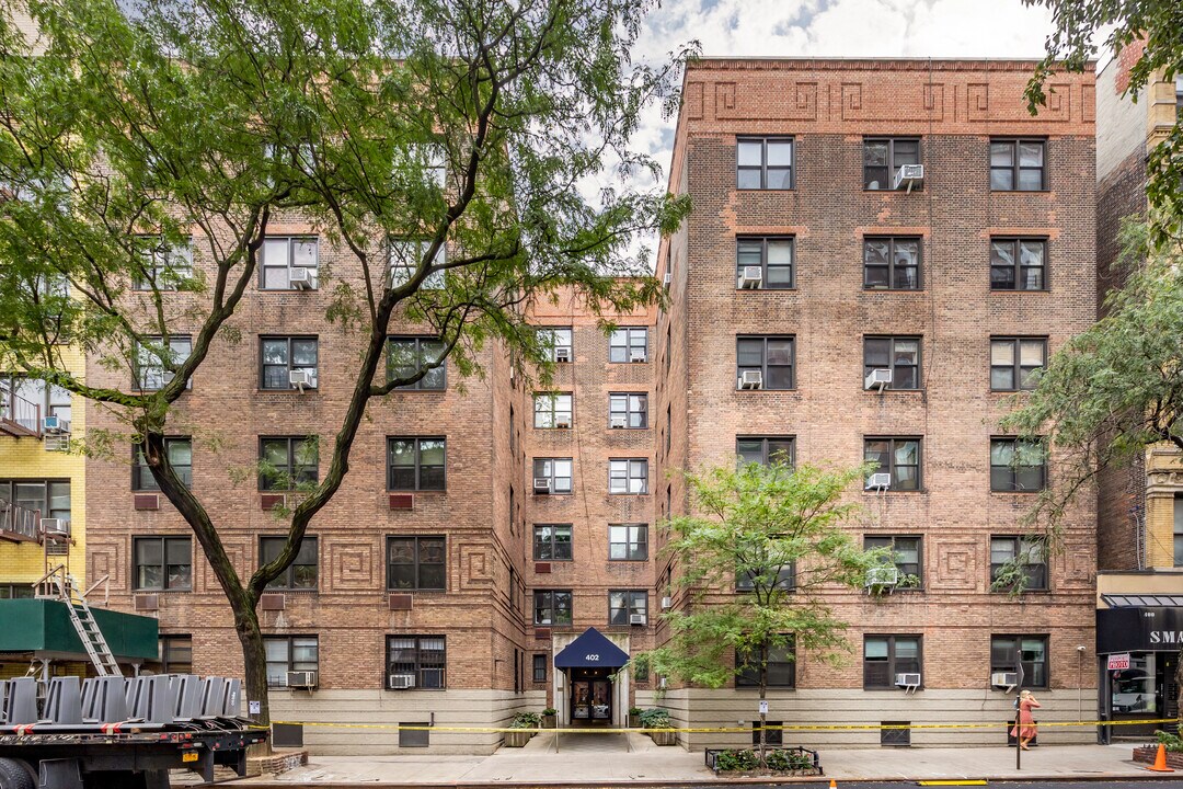 Lenox Hill in New York, NY - Building Photo