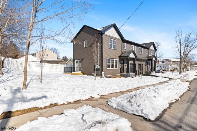 401 Tillman St in Raritan, NJ - Building Photo - Building Photo