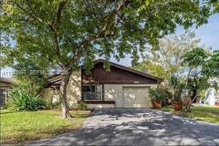 13585 SW 114th Terrace in Miami, FL - Building Photo