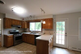 450 Redmond Ave in Ocean Township, NJ - Building Photo - Building Photo