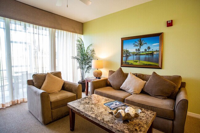 8006 Lely Resort Blvd in Naples, FL - Foto de edificio - Building Photo