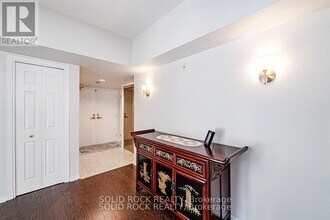 11-111 Durham Private in Ottawa, ON - Building Photo - Building Photo