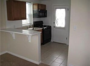 107 Atlas Dr in New Castle, DE - Building Photo - Building Photo