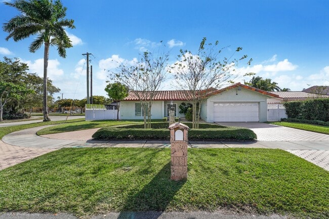 9006 SW 23rd Ln in Miami, FL - Building Photo - Building Photo