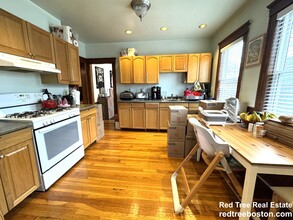 18 Saint Peter St, Unit 3 in Boston, MA - Building Photo - Building Photo