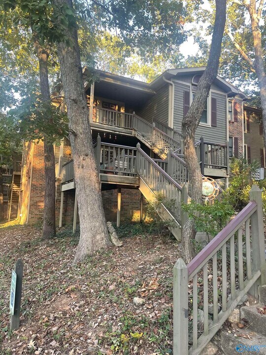 2033 Greenwood Pl SW in Huntsville, AL - Building Photo