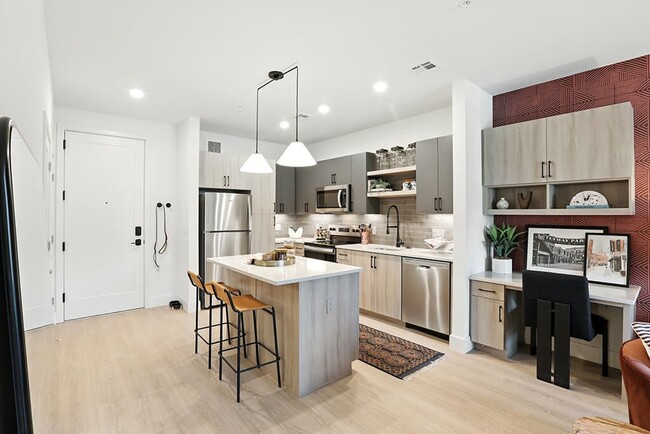 Station 316 Apartments in Woburn, MA - Foto de edificio - Building Photo