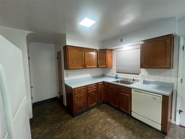 2608 Smith Dr in Endicott, NY - Building Photo - Building Photo
