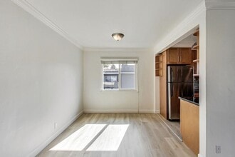 1549 San Carlos Ave in San Carlos, CA - Building Photo - Building Photo