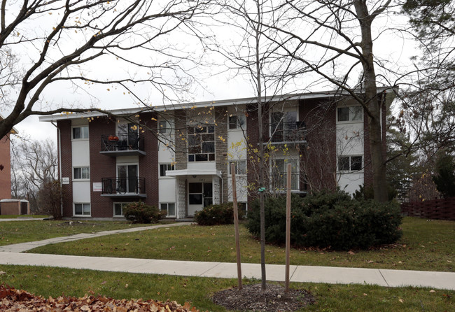 141 Macgregor Cres in Waterloo, ON - Building Photo - Building Photo