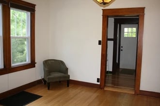 112 E Cottage Grove Ave in Bloomington, IN - Foto de edificio - Building Photo