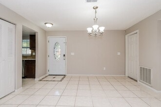 1178 Breeze Dr in Largo, FL - Building Photo - Building Photo