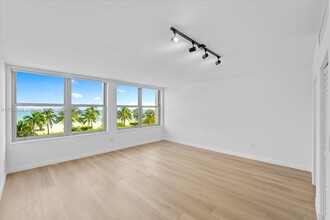 2899 Collins Ave in Miami Beach, FL - Building Photo - Building Photo