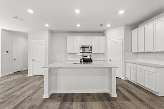 298 Forest W St in Magnolia, TX - Building Photo - Building Photo