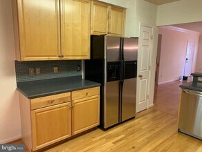 1591 Leeds Castle Dr in Vienna, VA - Building Photo - Building Photo