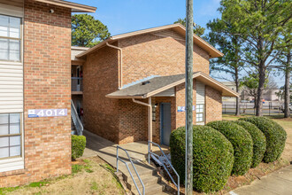 Magnolia Apartments in Montgomery, AL - Building Photo - Building Photo