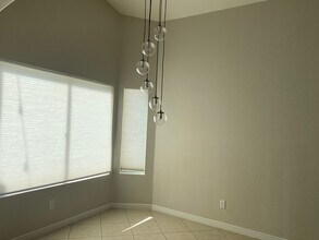 8231 W Lapis Moon Ln in Tucson, AZ - Foto de edificio - Building Photo