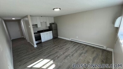 799 Farm Rd in Marlborough, MA - Building Photo - Building Photo
