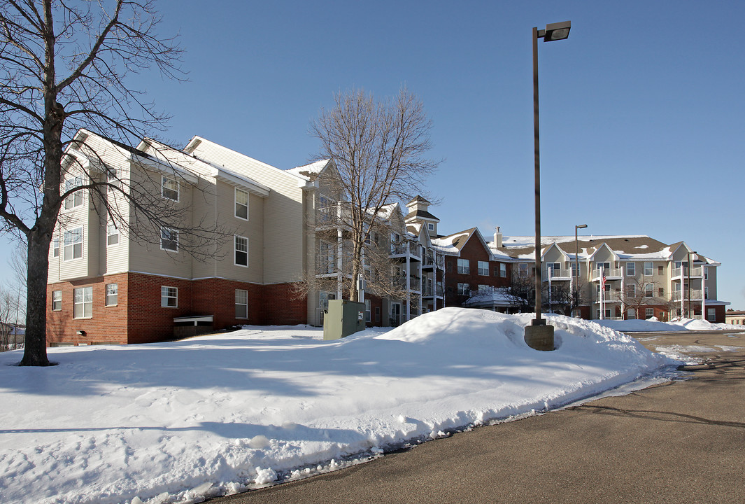 Trinity Terrace in Farmington, MN - Foto de edificio