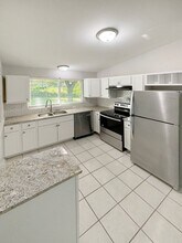 1610 Gallant Fox Dr in Florissant, MO - Building Photo - Building Photo