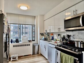 1735 York Ave in New York, NY - Building Photo - Building Photo